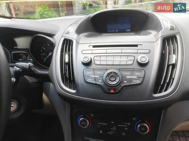 Внедорожник / Кроссовер Ford Escape 2017 в Долинской