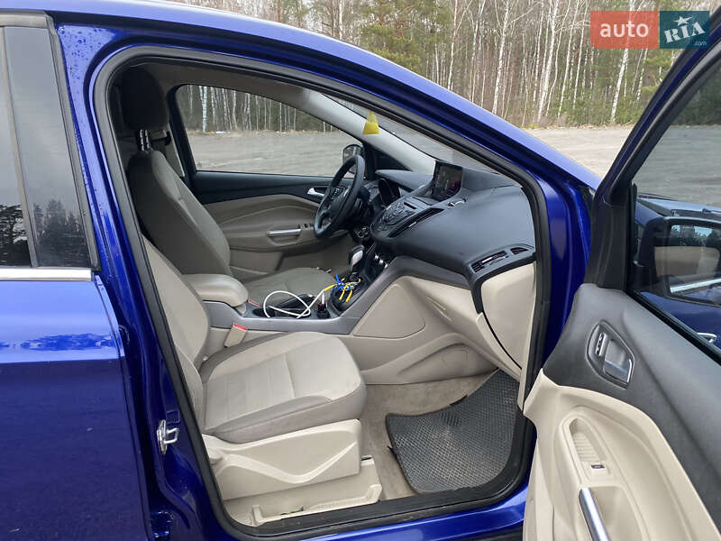 Внедорожник / Кроссовер Ford Escape 2014 в Сарнах