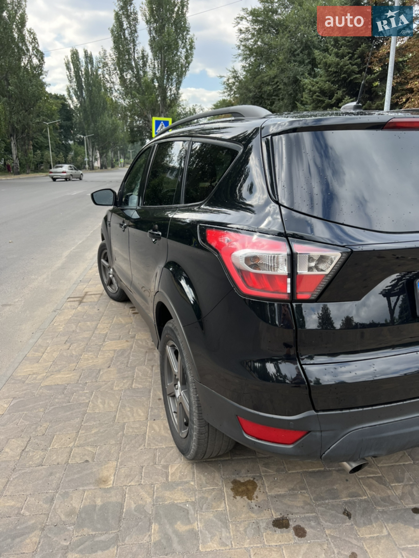 Ford Escape 2017 VIN 1FMCU9G94HUC04603 фото оголошення 6 з 33