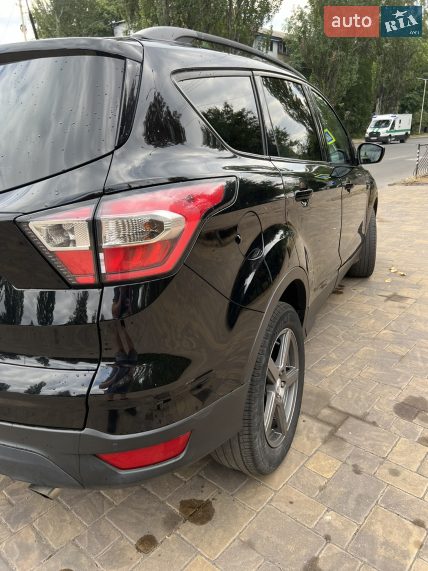 Ford Escape 2017 VIN 1FMCU9G94HUC04603 фото оголошення 12 з 33