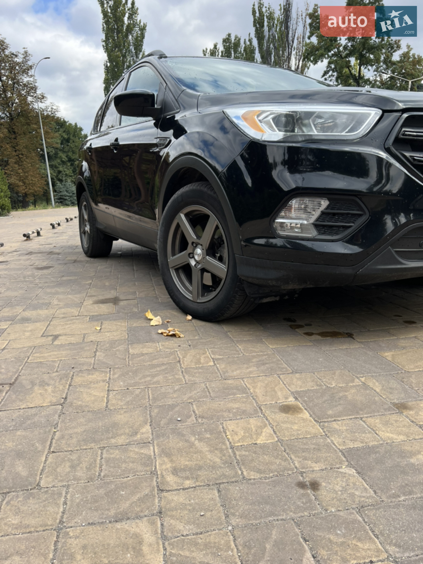 Ford Escape 2017 VIN 1FMCU9G94HUC04603 фото оголошення 8 з 33