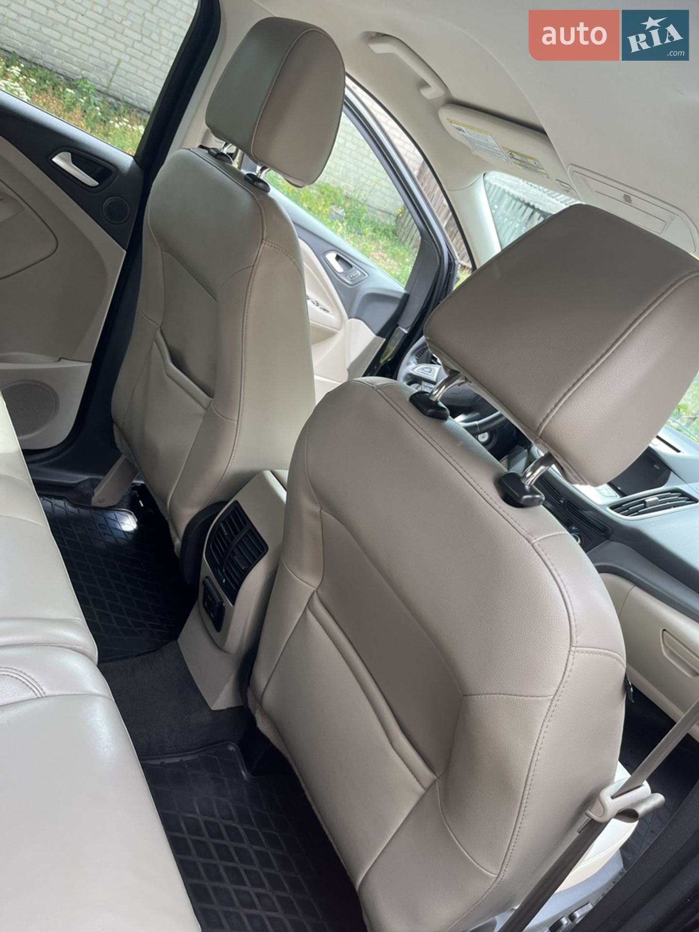 Ford Escape 2017 VIN 1FMCU9G94HUC04603 фото оголошення 18 з 33