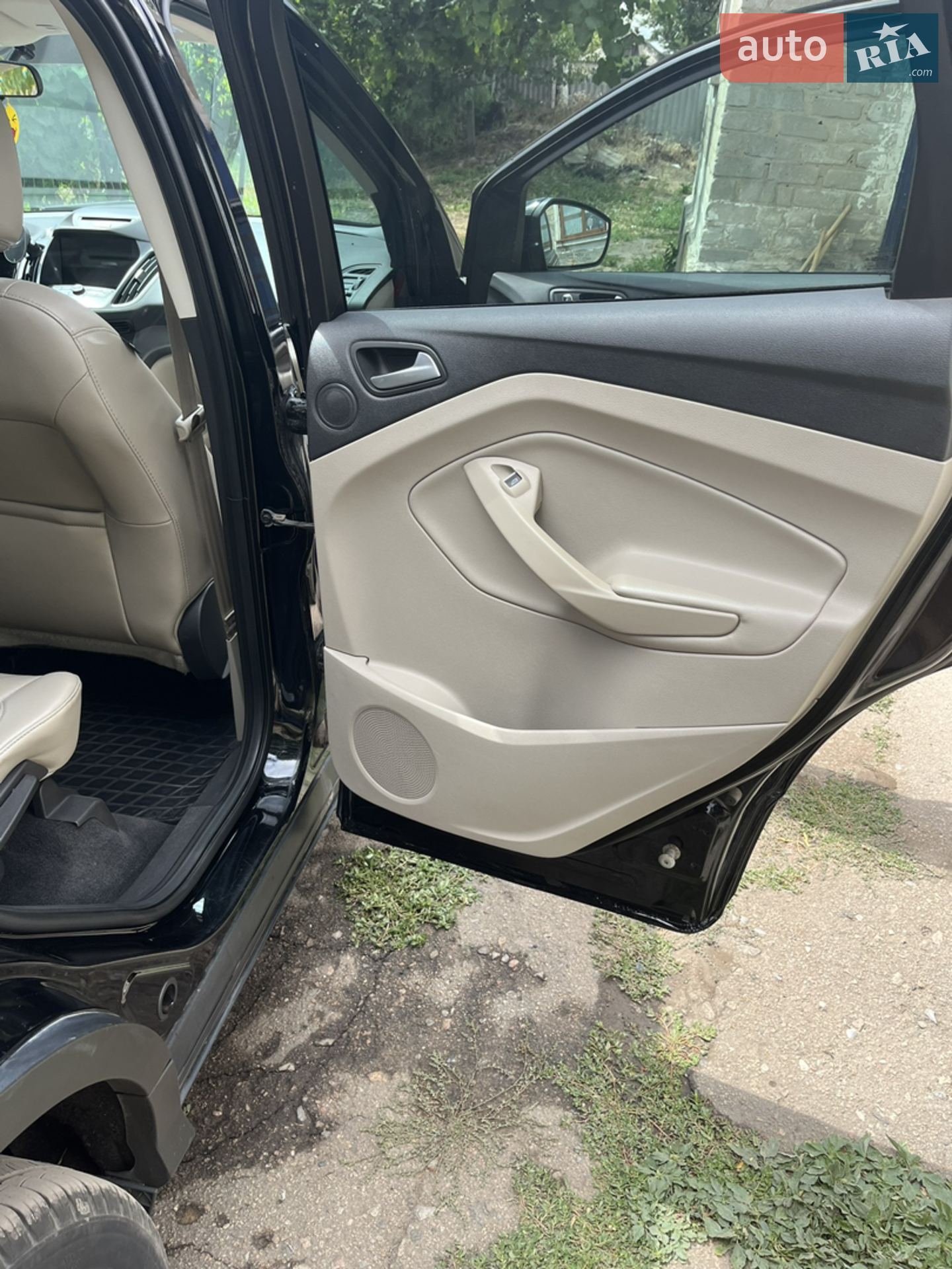 Ford Escape 2017 VIN 1FMCU9G94HUC04603 фото оголошення 19 з 33