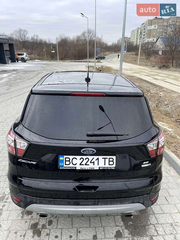 Позашляховик / Кросовер Ford Escape 2017 в Львові