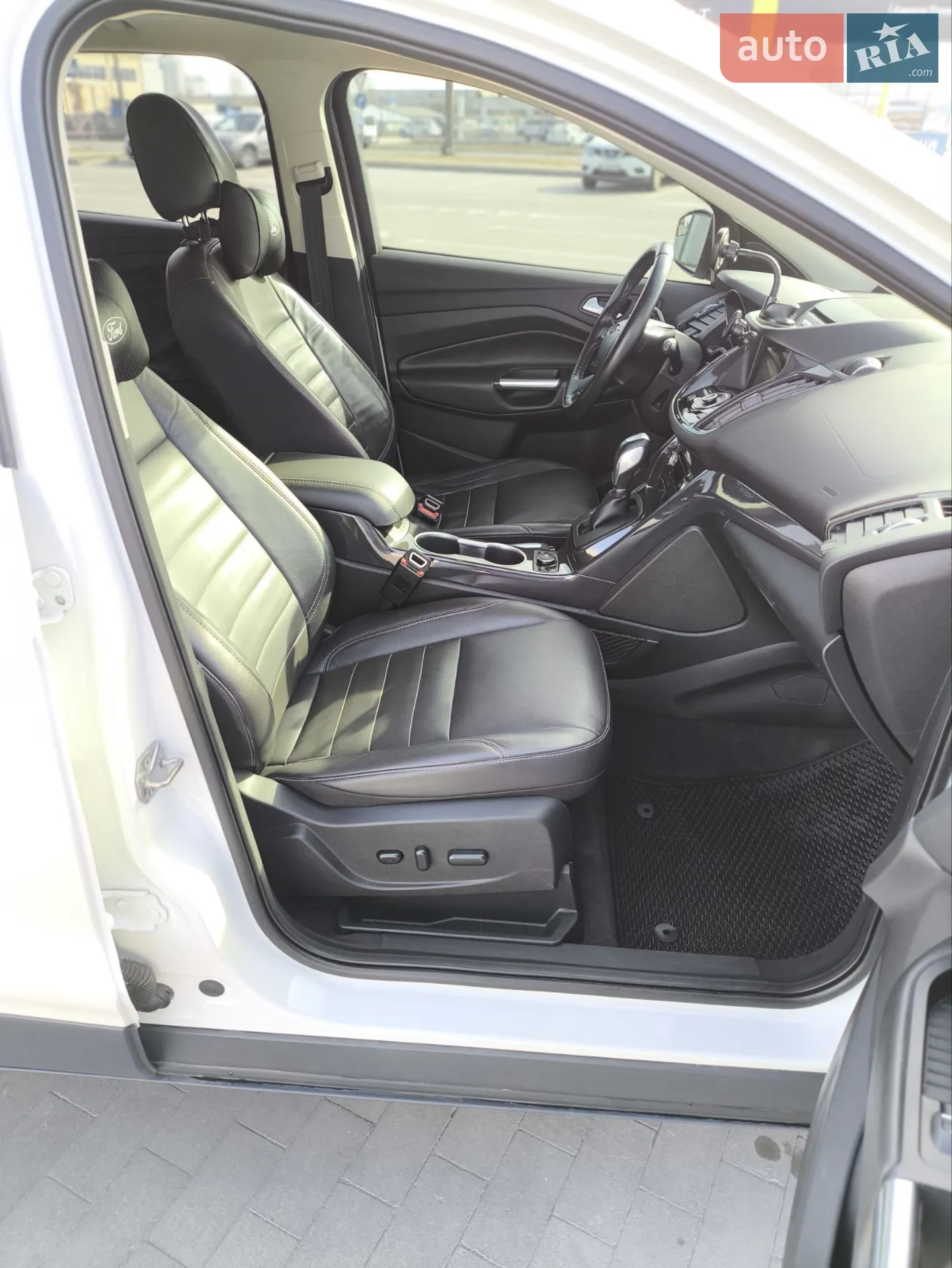 Ford Escape 2015 VIN 1FMCU0J90GUB24573 фото оголошення 8 з 13