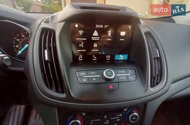 Внедорожник / Кроссовер Ford Escape 2018 в Львове