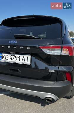 Позашляховик / Кросовер Ford Escape 2021 в Дніпрі