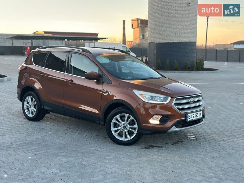 Внедорожник / Кроссовер Ford Escape 2017 в Дубно