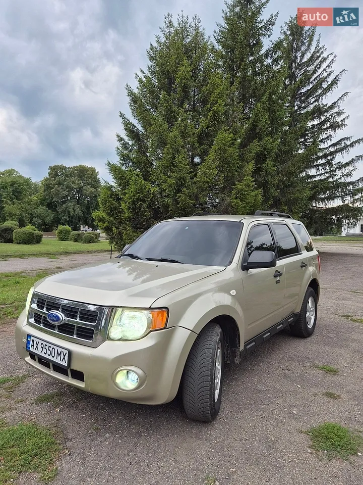 2011 Ford Escape - фото 1
