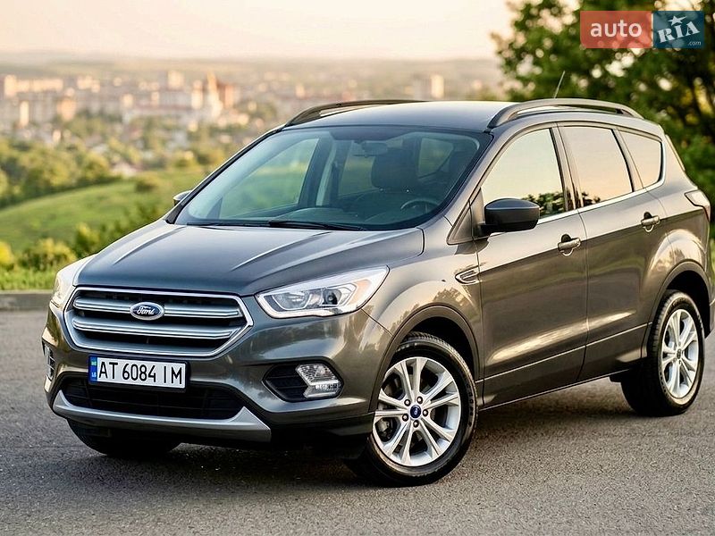 Внедорожник / Кроссовер Ford Escape 2017 в Ивано-Франковске