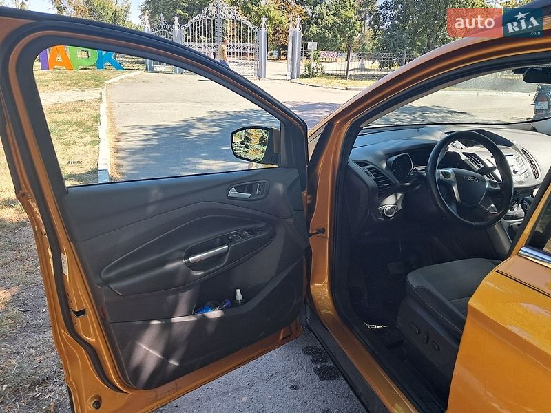 Позашляховик / Кросовер Ford Escape 2015 в Тернівці