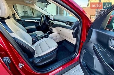 Внедорожник / Кроссовер Ford Escape 2020 в Каменец-Подольском