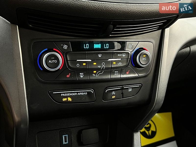 Внедорожник / Кроссовер Ford Escape 2018 в Львове