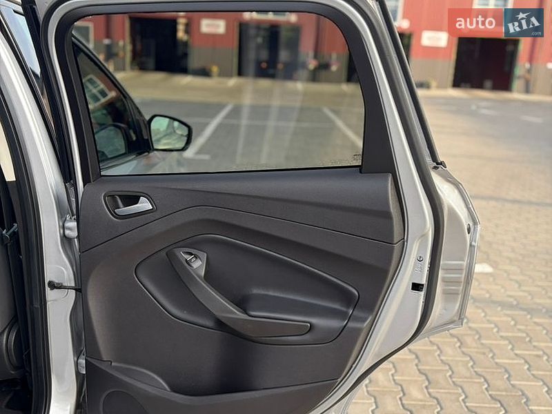 Позашляховик / Кросовер Ford Escape 2019 в Дубні