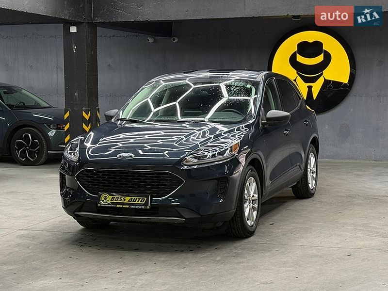 Позашляховик / Кросовер Ford Escape 2022 в Чернівцях