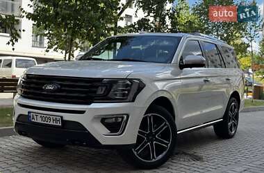 Ford Expedition  2021