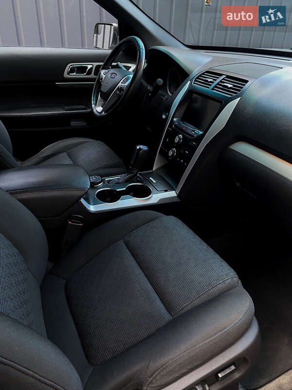 Позашляховик / Кросовер Ford Explorer 2015 в Первомайську фото 8 Позашляховик / Кросовер Ford Explorer 2015 в Первомайську
