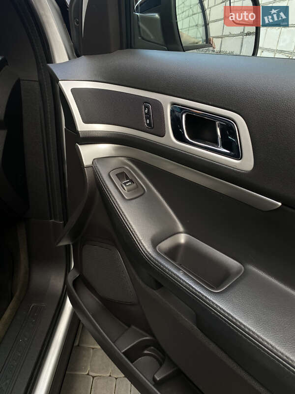 Позашляховик / Кросовер Ford Explorer 2015 в Первомайську фото 11 Позашляховик / Кросовер Ford Explorer 2015 в Первомайську