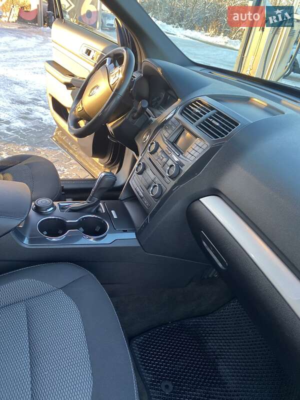 Позашляховик / Кросовер Ford Explorer 2017 в Львові