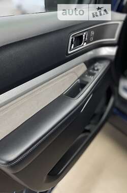 Внедорожник / Кроссовер Ford Explorer 2017 в Виноградове