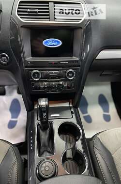 Внедорожник / Кроссовер Ford Explorer 2017 в Виноградове