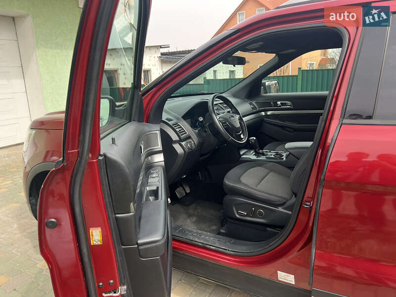 Внедорожник / Кроссовер Ford Explorer 2018 в Хмельницком