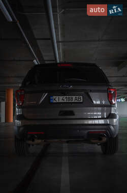 Позашляховик / Кросовер Ford Explorer 2017 в Києві