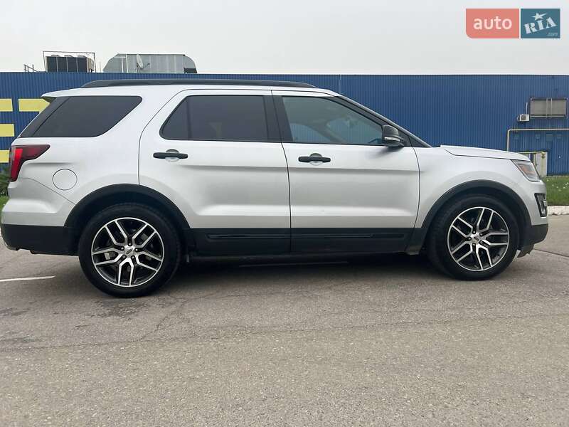 Позашляховик / Кросовер Ford Explorer 2017 в Дніпрі