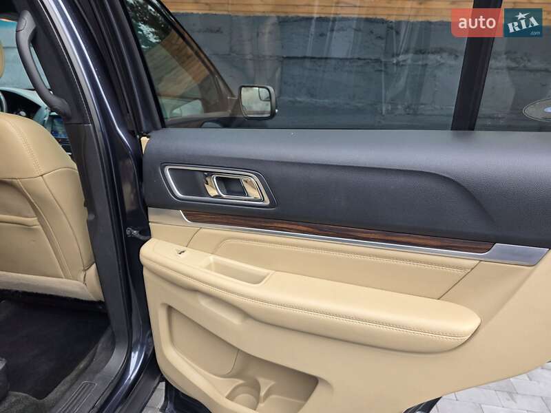 Внедорожник / Кроссовер Ford Explorer 2016 в Киеве