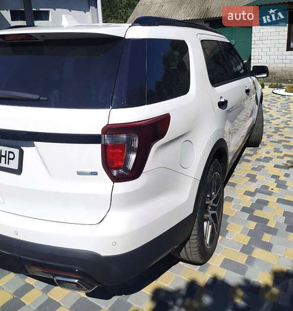 Внедорожник / Кроссовер Ford Explorer 2016 в Диканьке