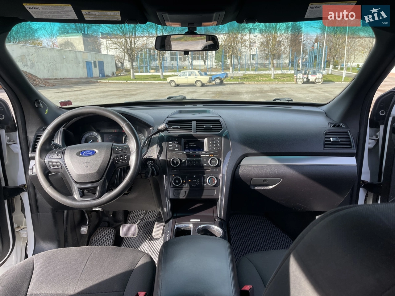 2015 Ford Explorer - мініатюра 4