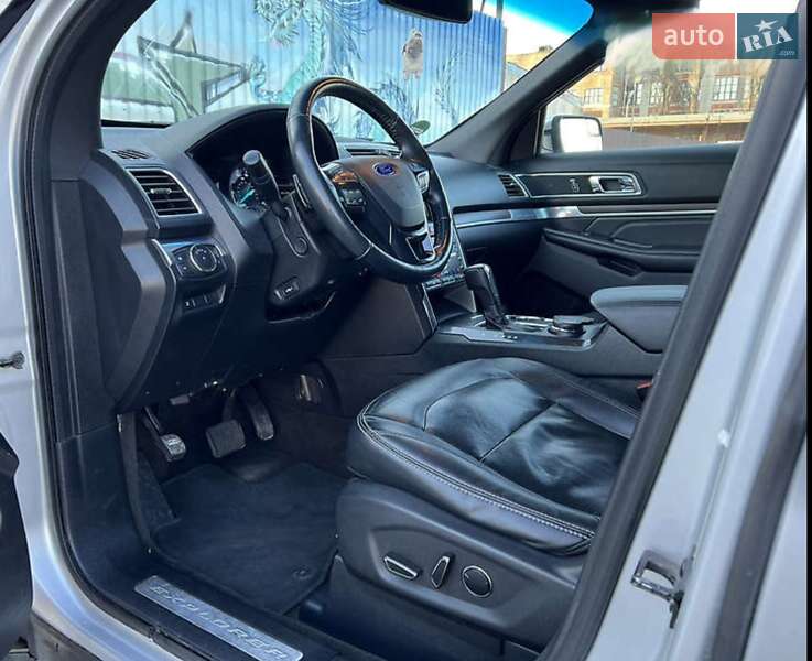 Внедорожник / Кроссовер Ford Explorer 2016 в Ковеле
