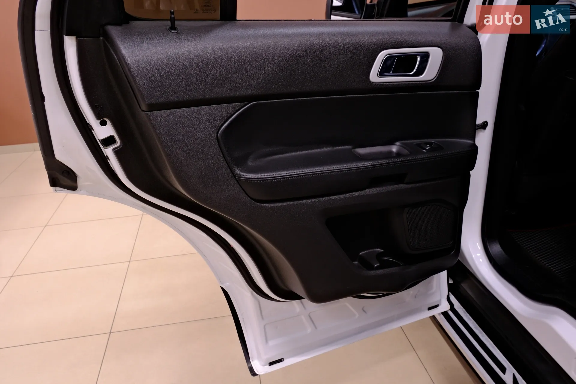 Ford Explorer 2017 VIN 1FM5K8AR3HGC26169 фото оголошення 34 з 46