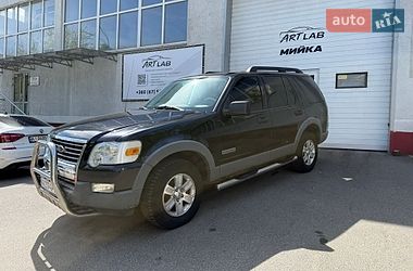 Ford Explorer  2005