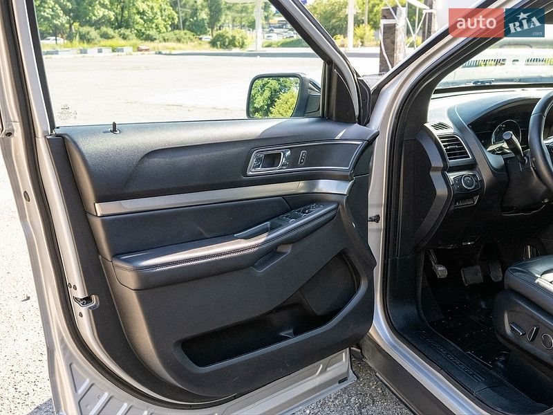 Внедорожник / Кроссовер Ford Explorer 2017 в Днепре