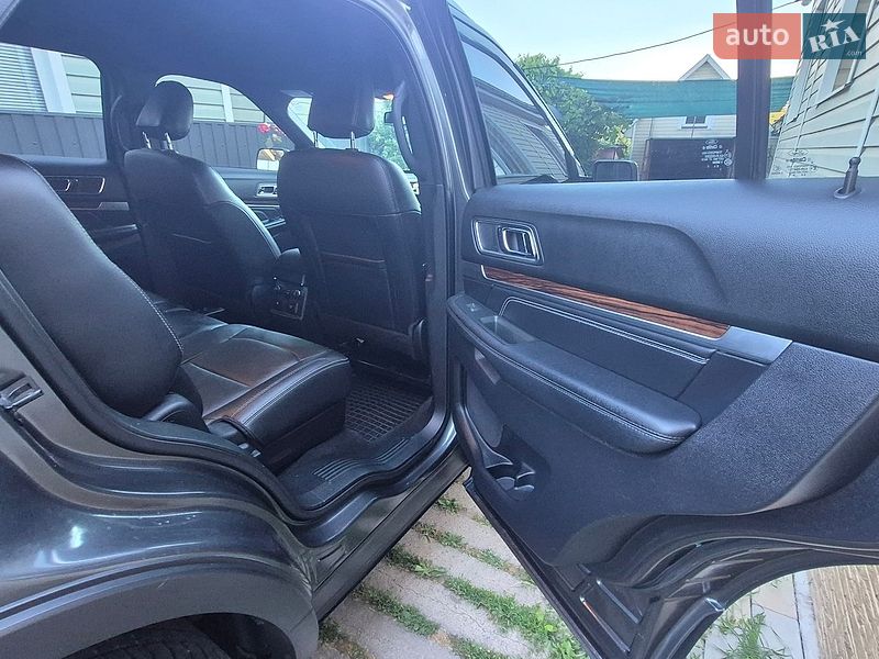 Внедорожник / Кроссовер Ford Explorer 2018 в Чечельнике