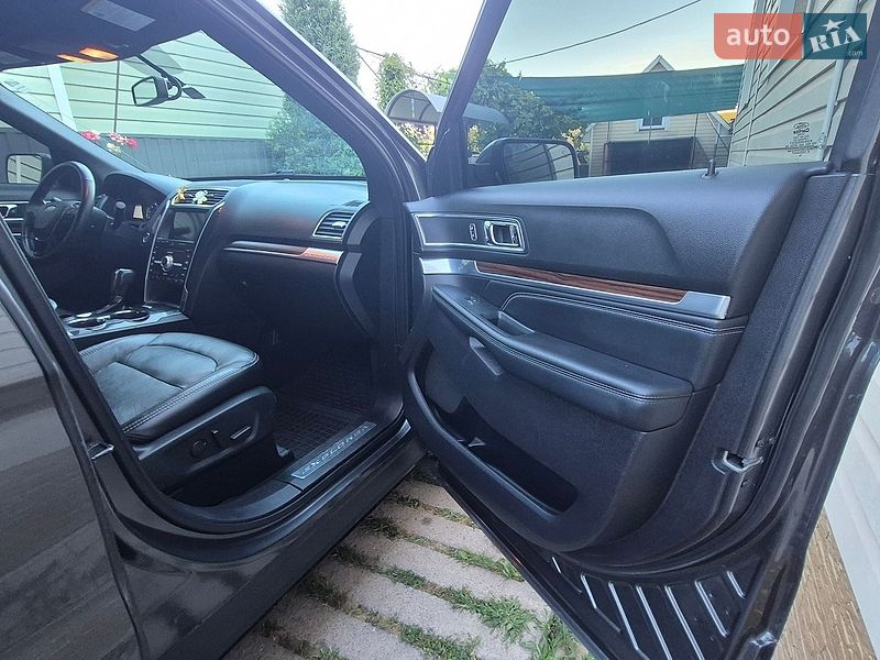 Внедорожник / Кроссовер Ford Explorer 2018 в Чечельнике