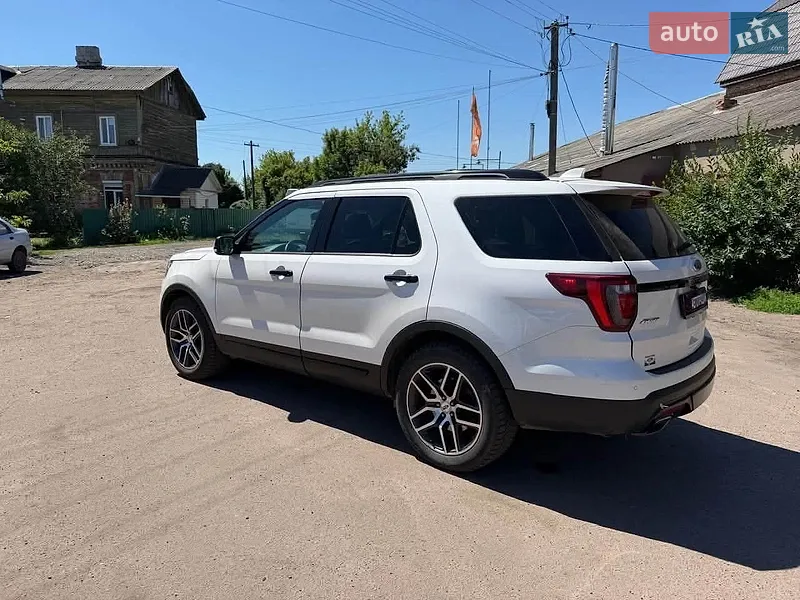 Ford Explorer