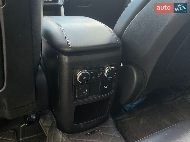 Позашляховик / Кросовер Ford Explorer 2019 в Чернівцях