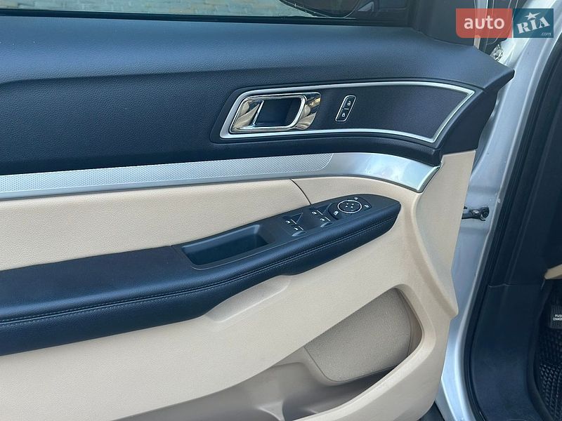 Внедорожник / Кроссовер Ford Explorer 2016 в Хмельницком
