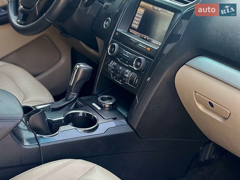 Внедорожник / Кроссовер Ford Explorer 2016 в Хмельницком