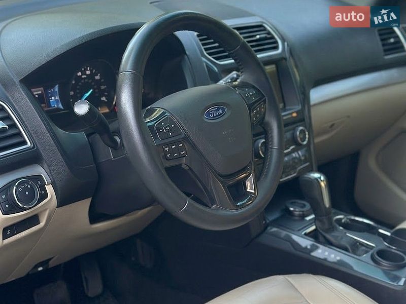 Внедорожник / Кроссовер Ford Explorer 2016 в Хмельницком