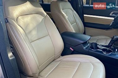 Внедорожник / Кроссовер Ford Explorer 2016 в Хмельницком