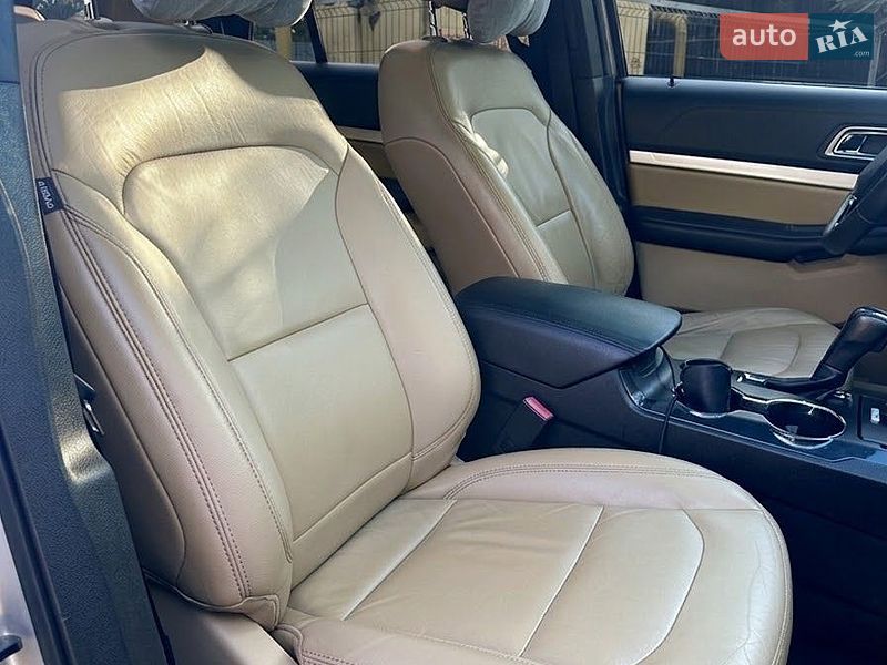 Внедорожник / Кроссовер Ford Explorer 2016 в Хмельницком