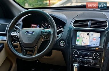 Внедорожник / Кроссовер Ford Explorer 2016 в Хмельницком