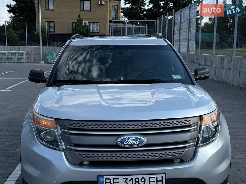 Позашляховик / Кросовер Ford Explorer 2015 в Первомайську