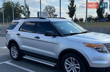 Позашляховик / Кросовер Ford Explorer 2015 в Первомайську
