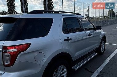 Позашляховик / Кросовер Ford Explorer 2015 в Первомайську