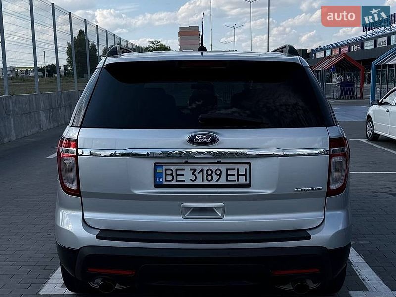 Позашляховик / Кросовер Ford Explorer 2015 в Первомайську