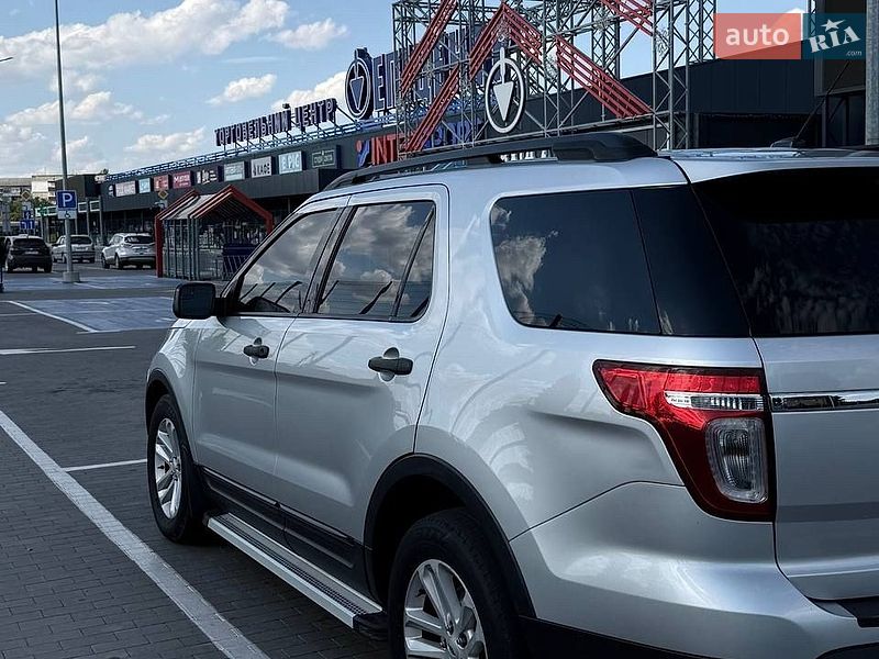 Позашляховик / Кросовер Ford Explorer 2015 в Первомайську